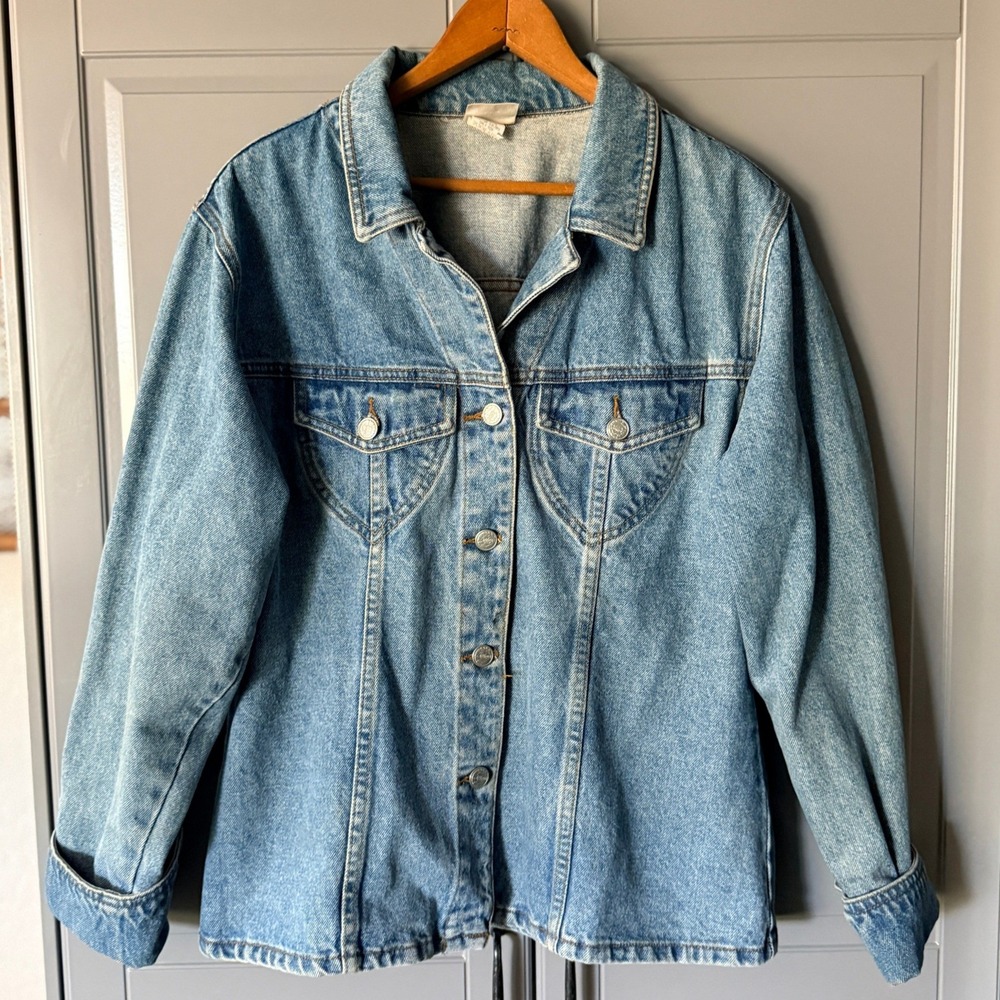 Moda International Womens Vintage Denim Trucker Jacket,Medium Wash, L